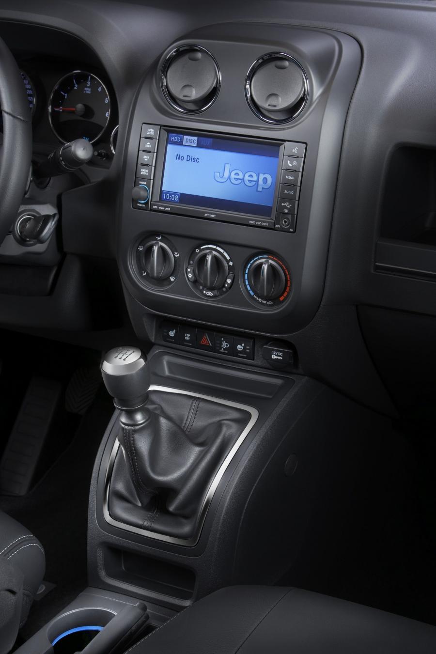  Jeep Compass 2009 года  (фото 24 из 29)